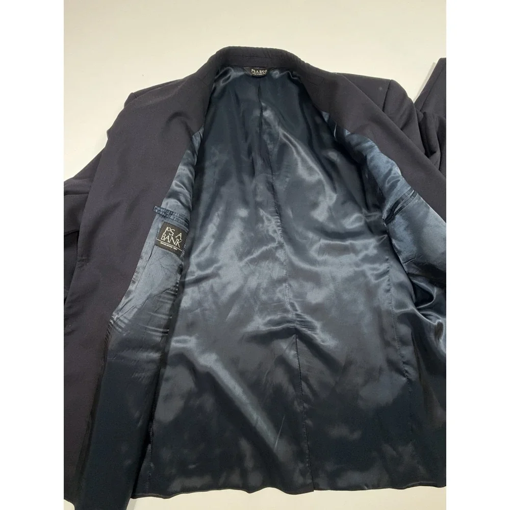 Jos A Bank Men Size 46R Navy Classic Wool Blazer Sport Coat Jacket Metal Buttons
